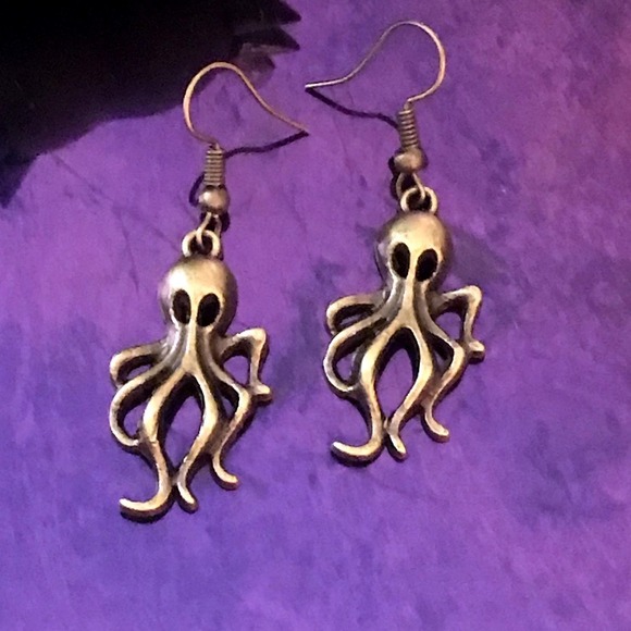 Alien Octopus Drop Earrings Bronze Tone Tentacle Nautical Ocean Space Sea life - Picture 1 of 6
